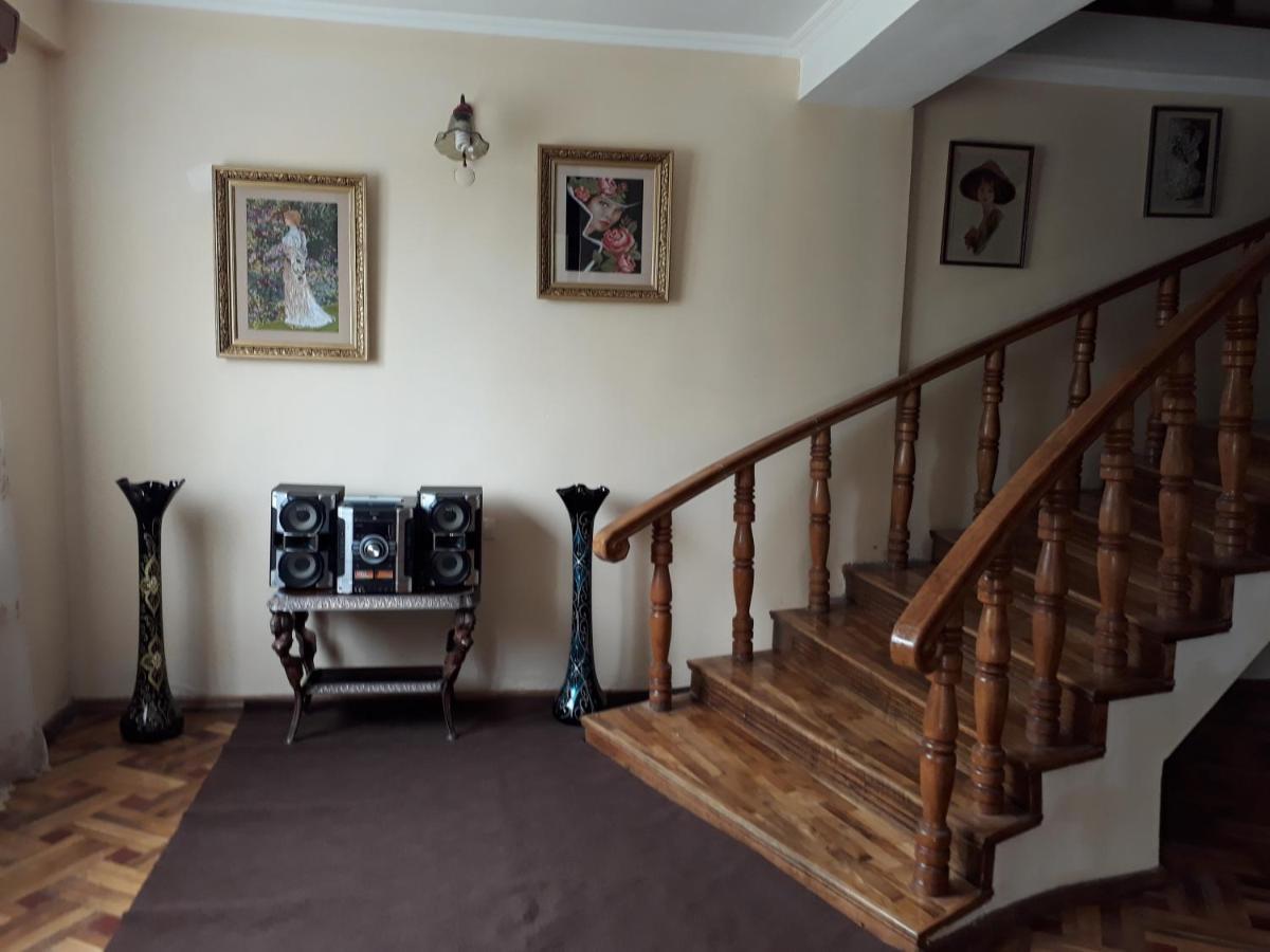 Dani'S House Apartment Kobuleti Bagian luar foto
